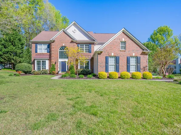 10809 Pomerane Pl, Charlotte, NC 28277