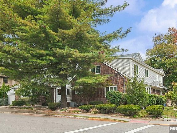 3rd image of 1003 Cumbermeade Rd