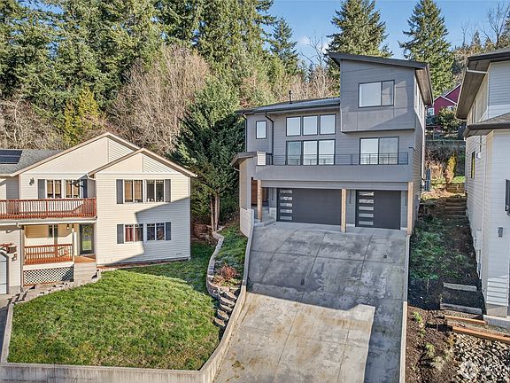 3rd image of 133 Cedar Falls Drive