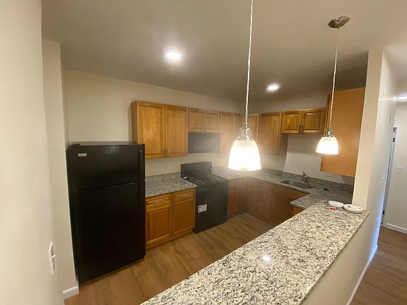 5th image of 753 Highland Ave #100S