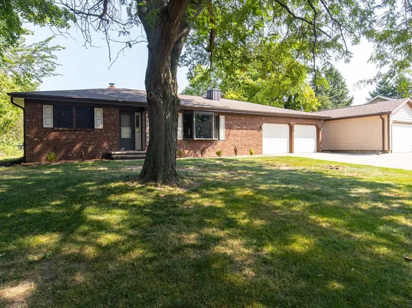 W10134 Ridge Rd, Hortonville, WI 54944