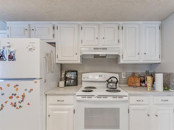 5th image of 6916 Woodlake Dr #6920