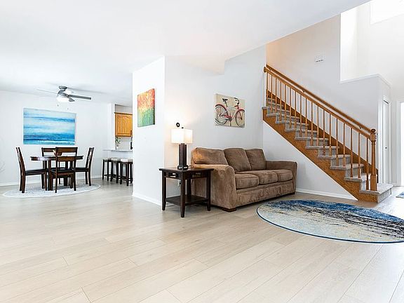 4th image of 2811 SE 22nd St Unit 530