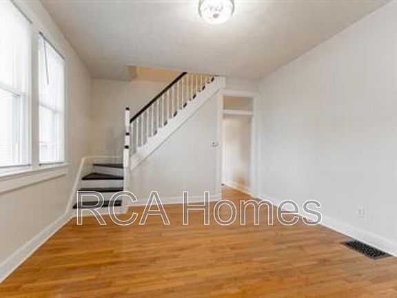 3rd image of 1015 E Morris St