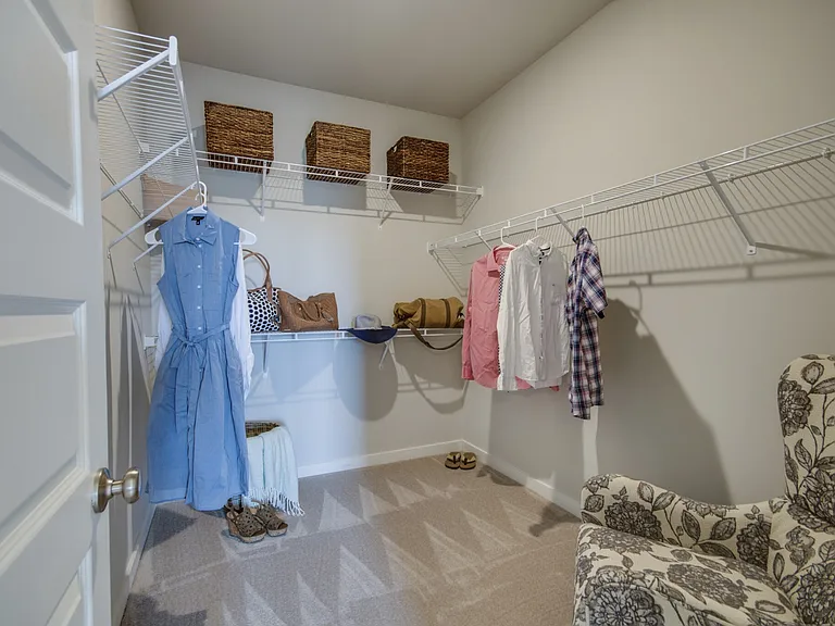 405 Irwin Way — Photo 8