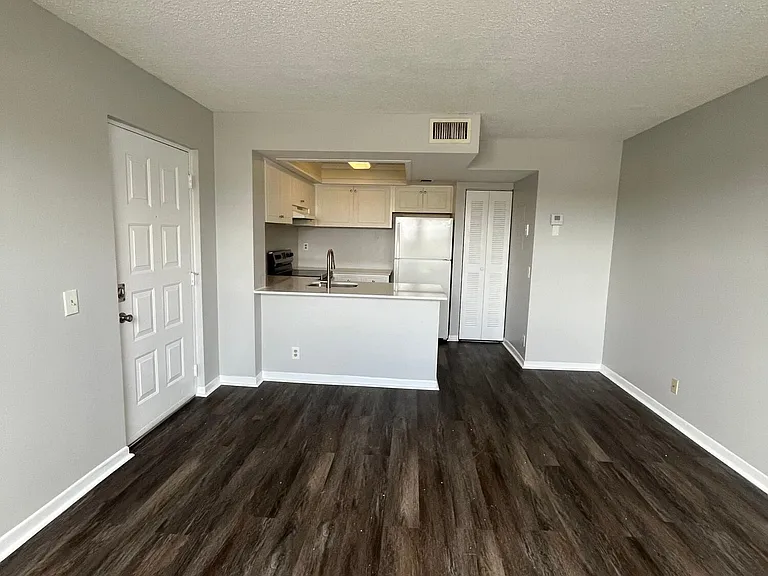 728 Executive Center Dr #21 — Photo 4