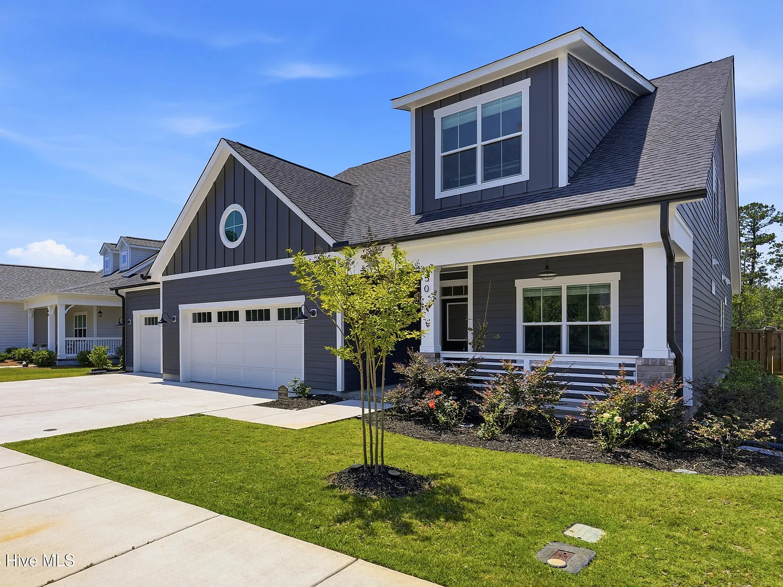 5 bed, 3.5 bath, 3187 sqft, $3,300 — Photo 3
