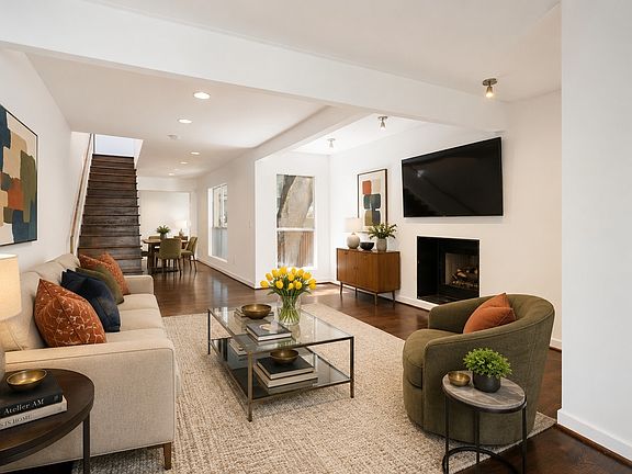3rd image of 4122 Travis St Unit 10