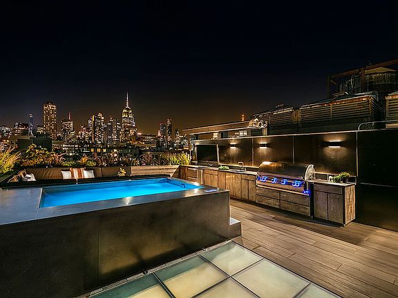 5th image of 138 W 17th St Unit Penthouse