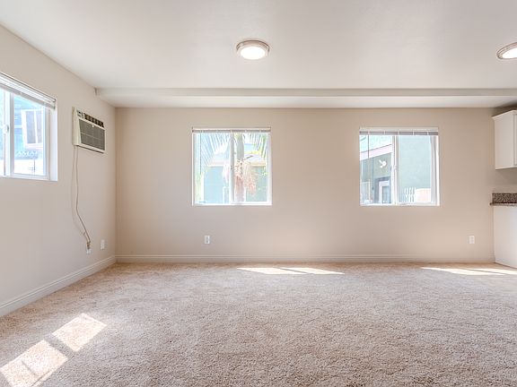 5th image of 4623 S Normandie Ave