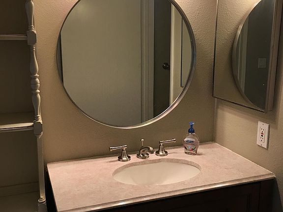 3rd image of 22100 Burbank Blvd Unit 333