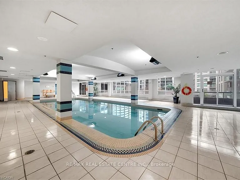 51 Lower Simcoe St #802 — Photo 10