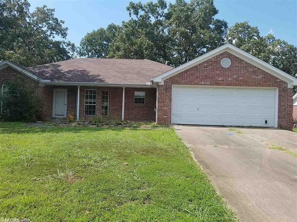 1st image of 69 Emerald Dr