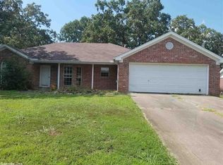 69 Emerald Dr, Maumelle, AR 72113