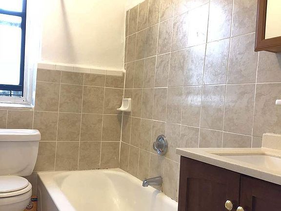 2nd image of 1105 Morrison Ave APT 3l