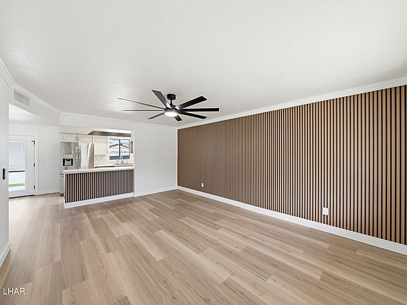 3rd image of 3123 Daytona Ave