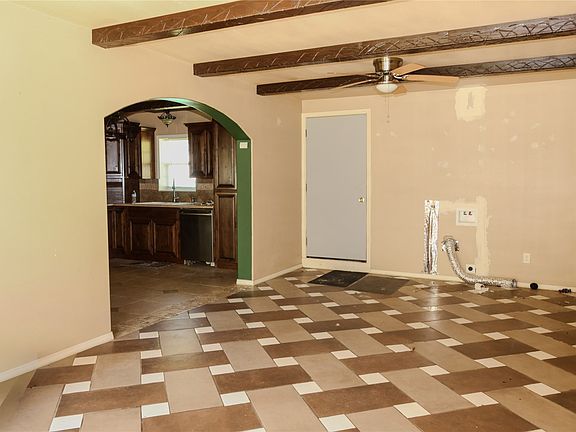 5th image of 105 SE 6th St