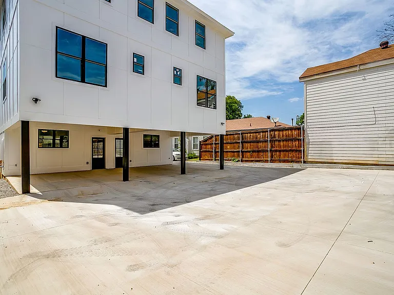2811 Forest Park Blvd — Photo 45