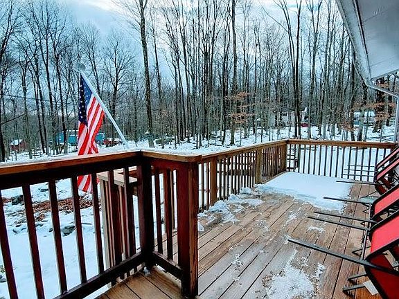 3rd image of 114 Mountain Dr