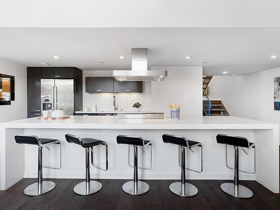 2nd image of 751 N Fairfax Ave #1