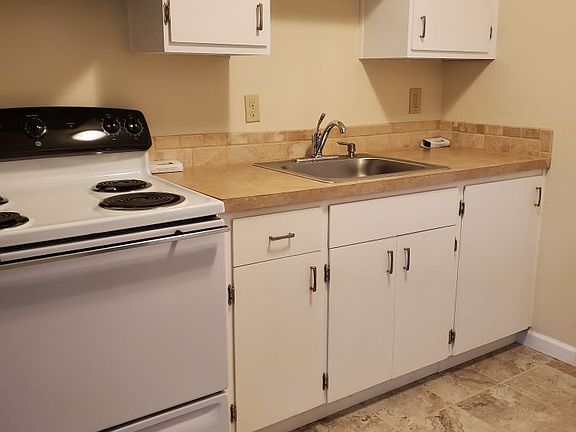 2nd image of 155 NW Jackson St #1