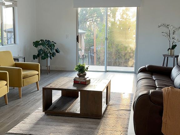 4th image of 1218 Ramona Ave