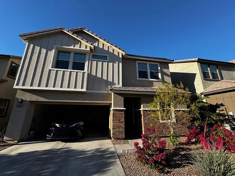 648 W Winchester Dr — Photo 1