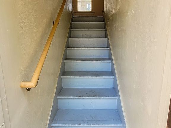 4th image of 7036-38 Washington Ave #B