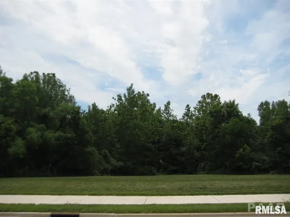 1715 Kern Rd, Washington, IL 61571