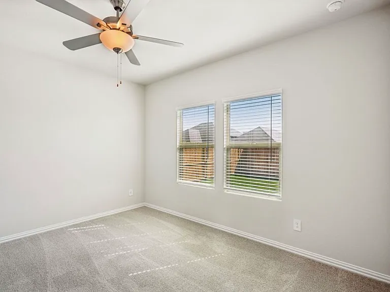 808 Leavenworth Dr — Photo 13