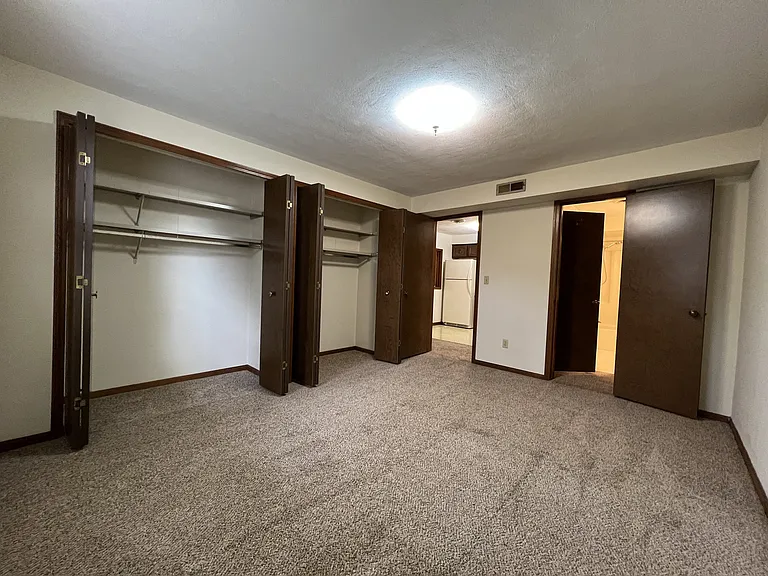 Carriage Hill Apartments — Photo 19