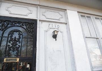 5th image of 7110 Lexington Ave
