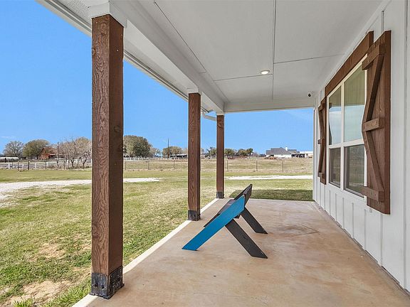 5th image of 36244 Cochran Rd