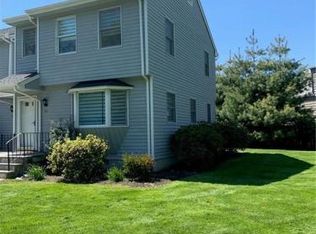 51 Edge Hill Ct, Fairfield, CT 06824