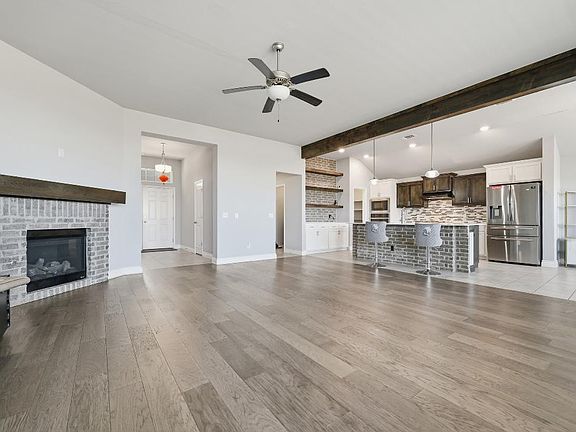 4th image of 15801 Tall Grass Dr