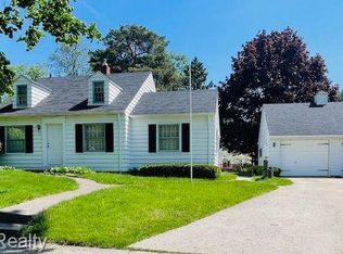 363 Riviera Ter, Waterford, MI 48328