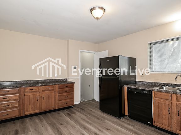 5th image of 1520 Bluff Dr