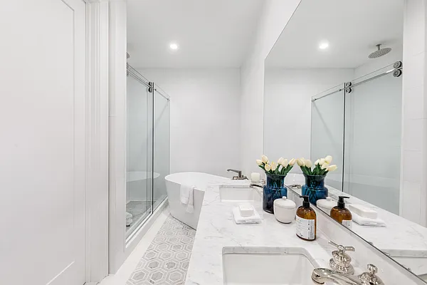 Sold by Douglas Elliman | media 25