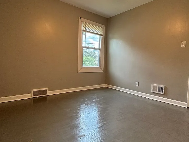 4767 Harrison St — Photo 3
