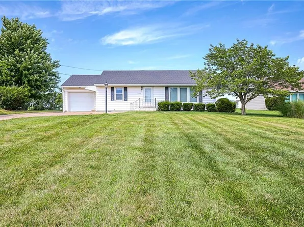 3706 Rochester Rd, Saint Joseph, MO 64506