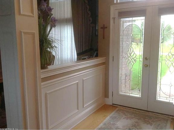 5th image of 1136 E Emilys Walk Ln