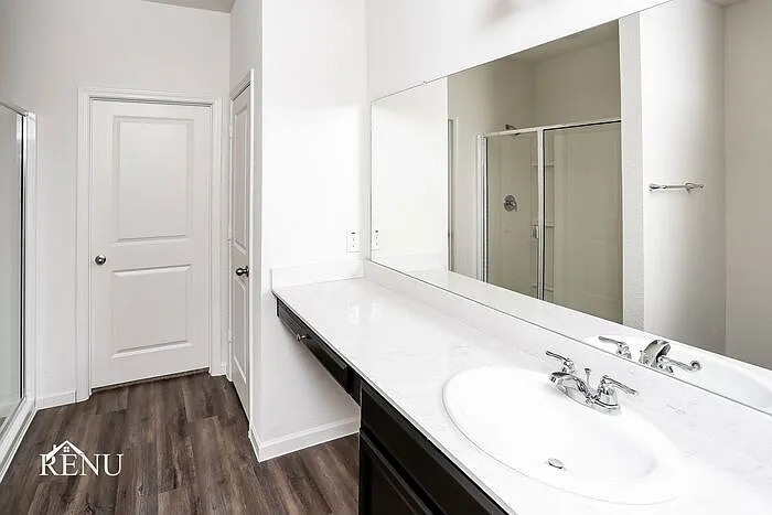 471 London Dr — Photo 9