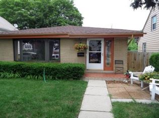 3660 S 34th St, Greenfield, WI 53221