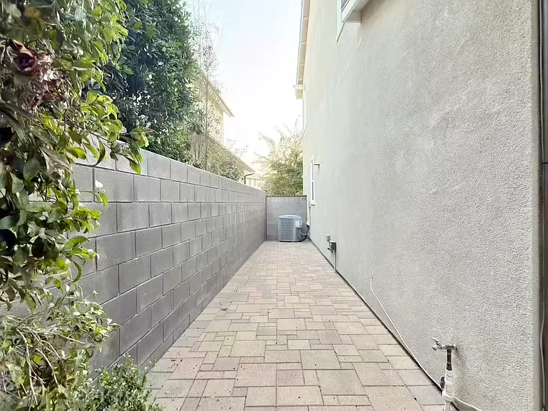 68 Jarano St — Photo 10