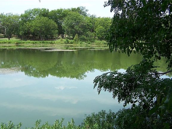 3rd image of 6 River Pl