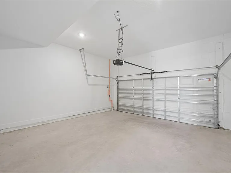 15219 Hamlin Park Dr — Photo 31