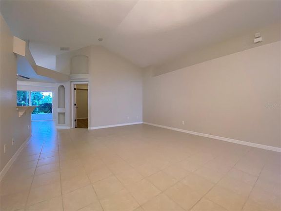 5th image of 14024 Earlsmede Ct