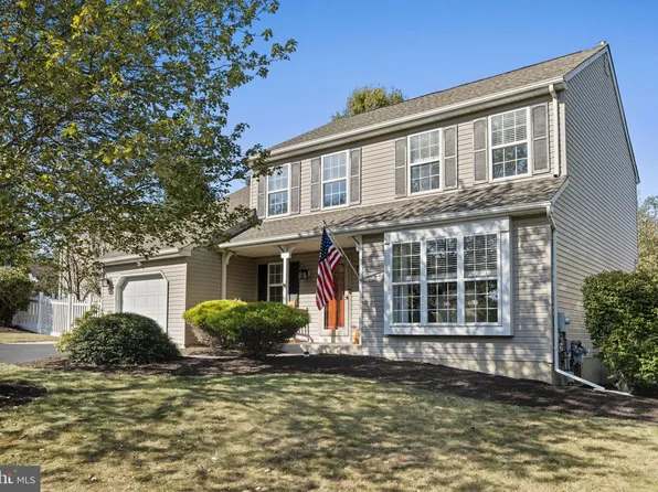 9 Patriot Dr, Chalfont, PA 18914