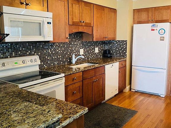 5th image of 130 E Palm Rd #1