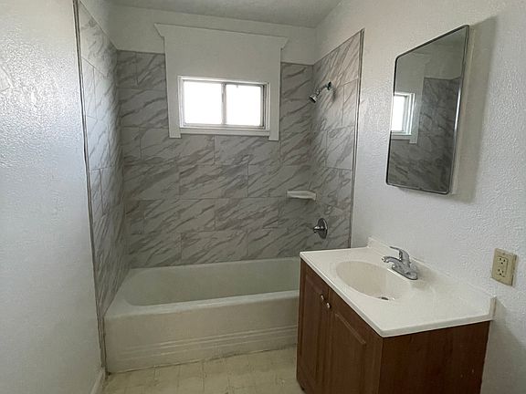5th image of 1802 W Harding Way
